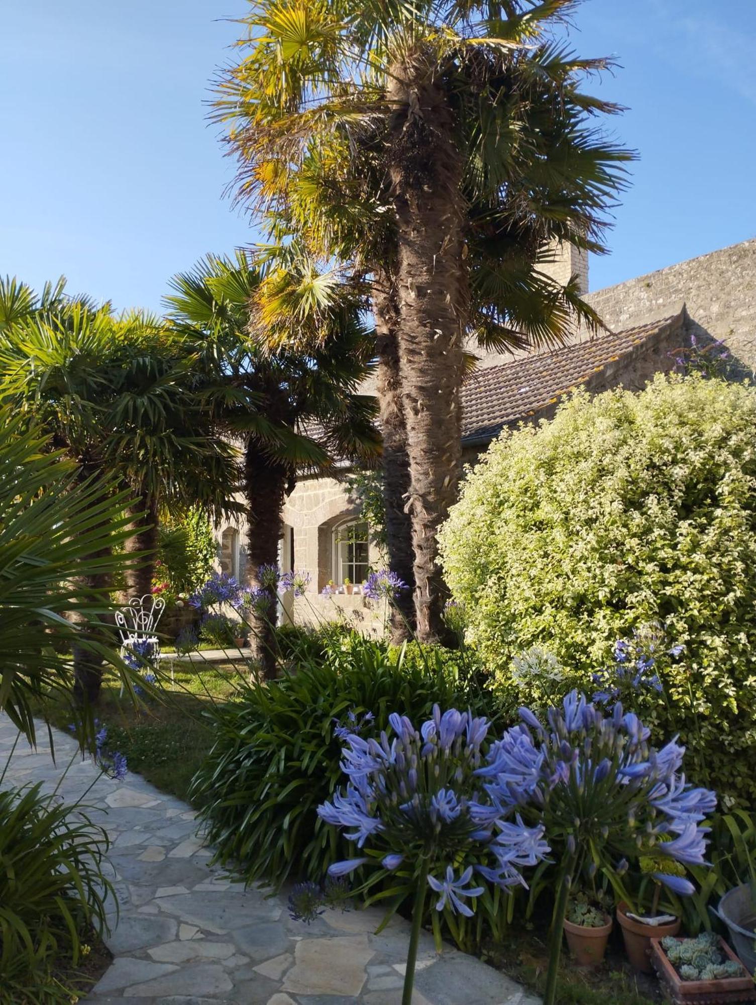Le Prieure Barfleur Bed & Breakfast Exterior photo